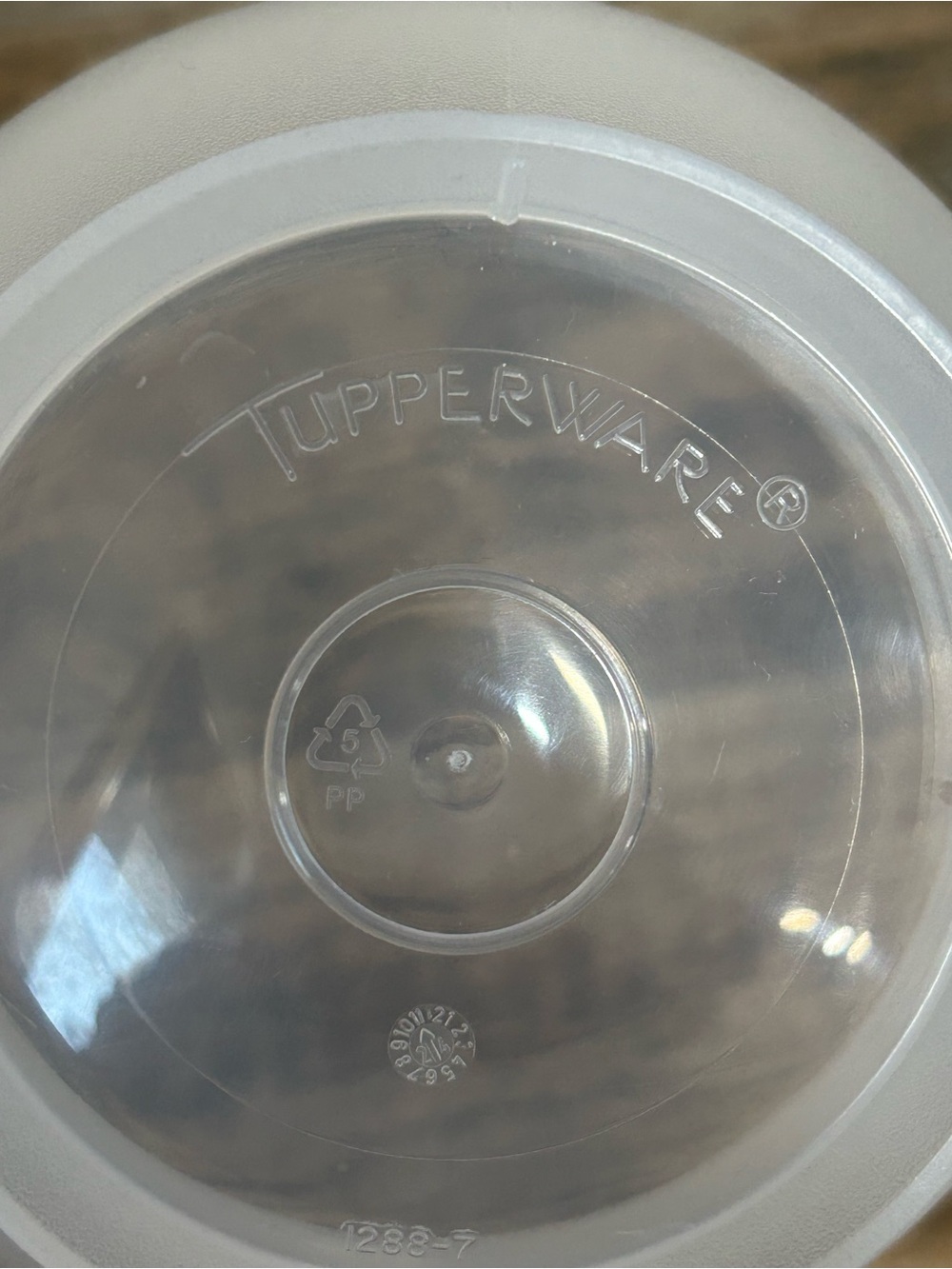Tupperware 4 Cup Mix N Store Measuring Batter Bowl Pitcher Mauve Lid Unused - Picture 7 of 9
